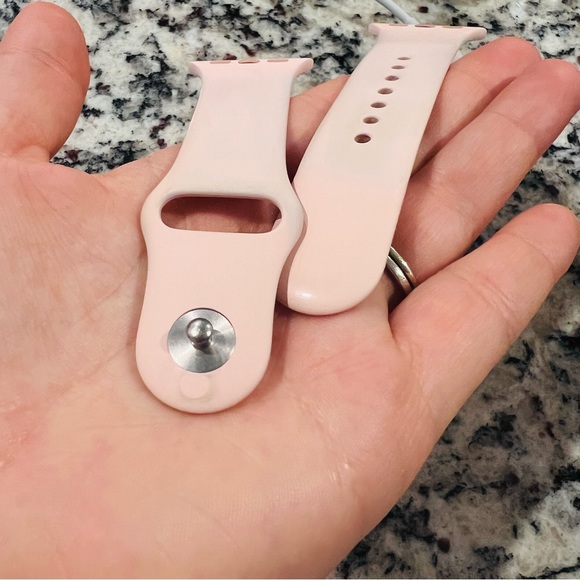 Apple | Series 6 Watch (GPS + Cellular) 40mm Gold Aluminum w/ Pink Sport Band - Picture 11 of 16